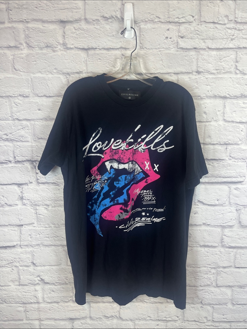 Civil Regime Men’s Love Kills Graphic Tee Size XL **Runs Small See Measurements